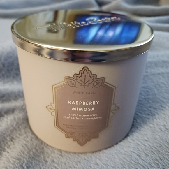 NEW | BATH & BODYWORKS/WHITE BARN 3-WICK CANDLE - Picture 4 of 6